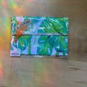 NWT Pura Vida Palm Clutch